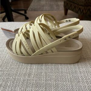 Crocs Women's Brooklyn Strappy Low Wedge Sandals size 9